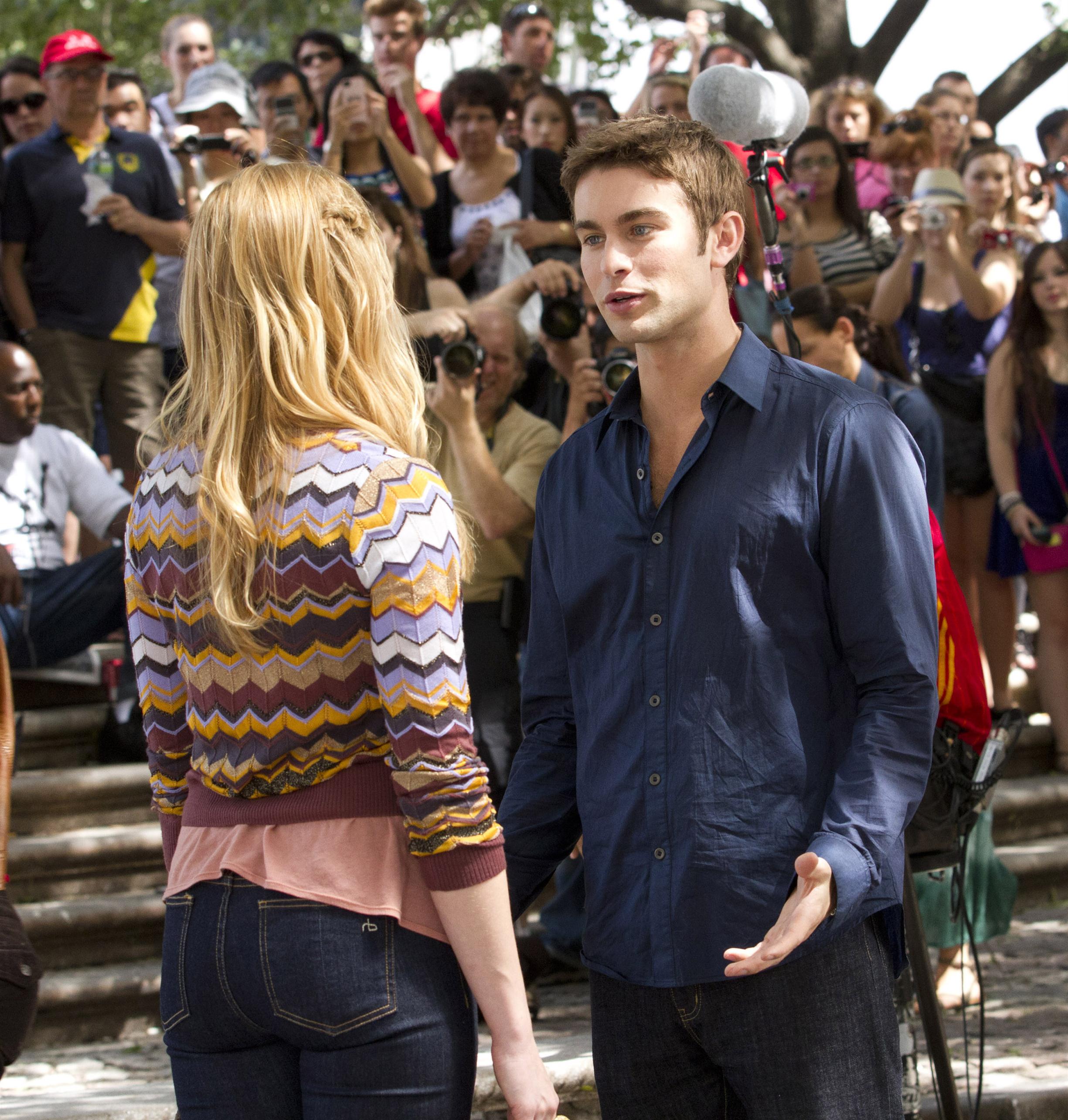 Blake Lively on the set of 'Gossip Girl' shooting on location | Picture 68595
